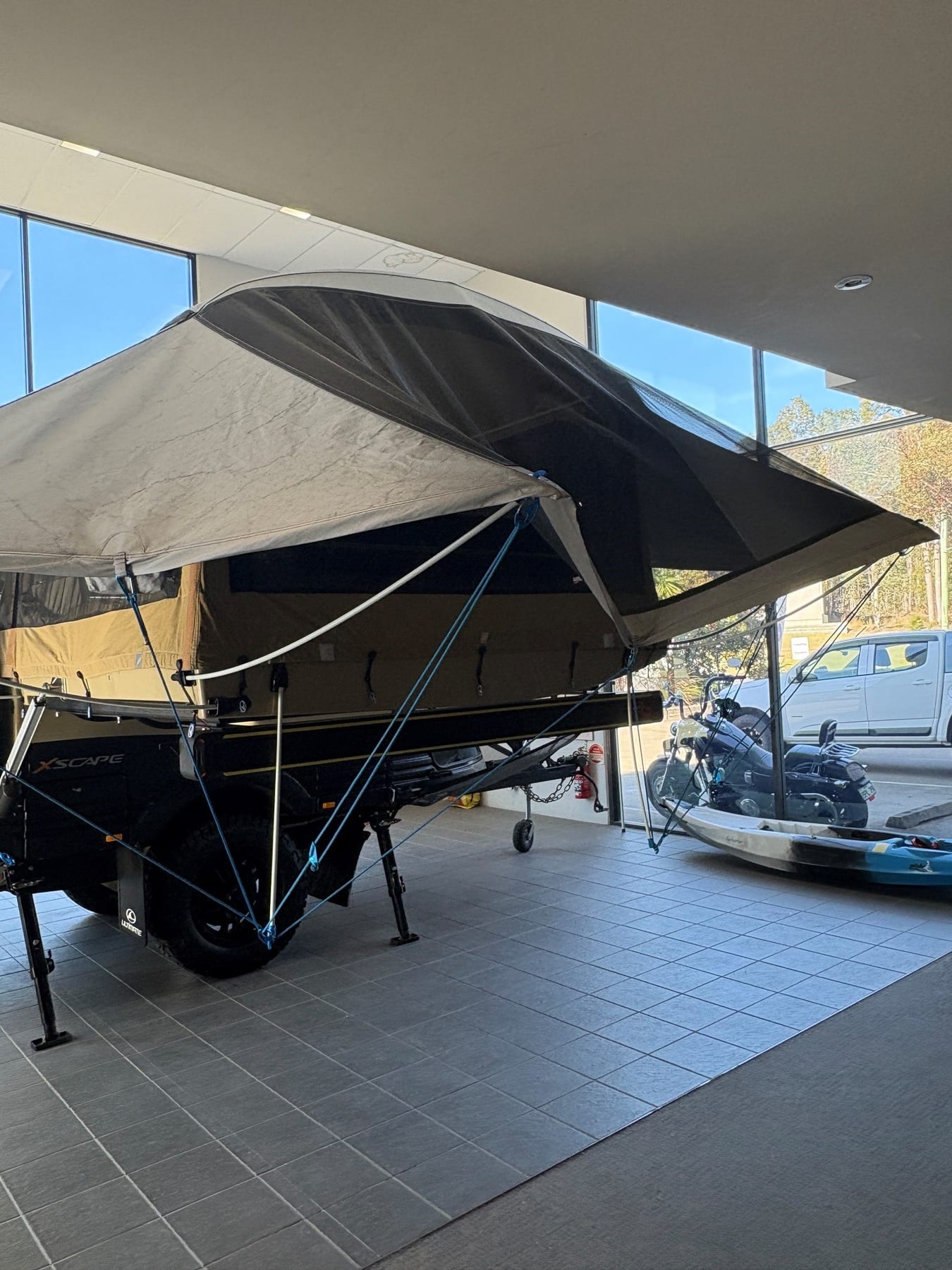 Antiflap rope kit fitted to an XSCAPE camper awning