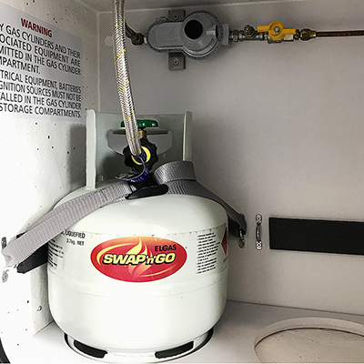 Gas installation with twin 3.7 kilogram bottles