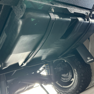 Rear 140 litre fresh-water tank